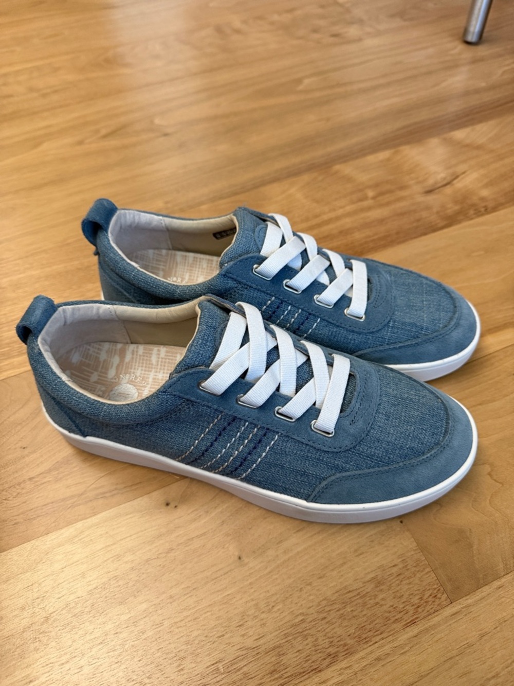 REVITALIGN NEW Women's Fashion Sneakers Blue Denim with White Laces